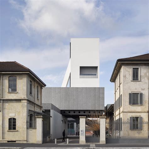 propietà fondazione prada|prada foundation oma.